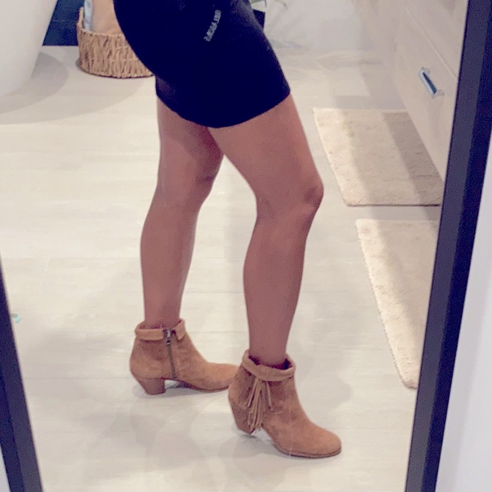🌊Sam Edelman Fringe Suede Ankle Booties🌊
